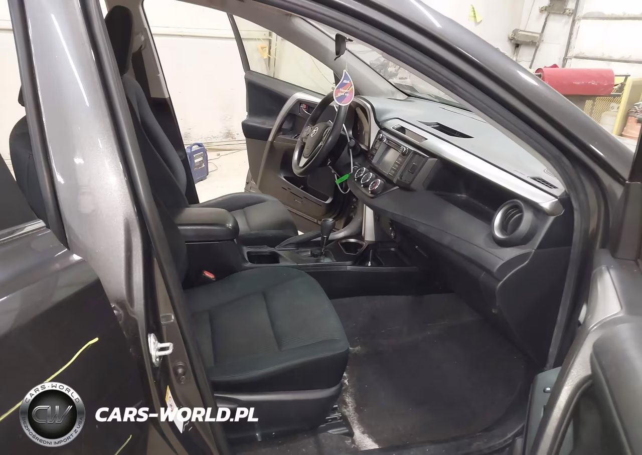 2017 Toyota Rav4 Le VIN:JTMBFREV3HJ166745 - 5