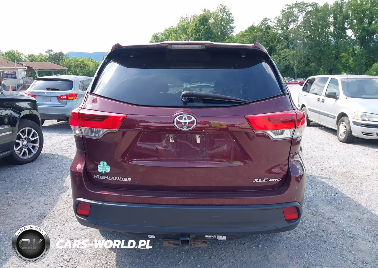 2018 Toyota Highlander Xle VIN:5TDJZRFH4JS882610 - 16