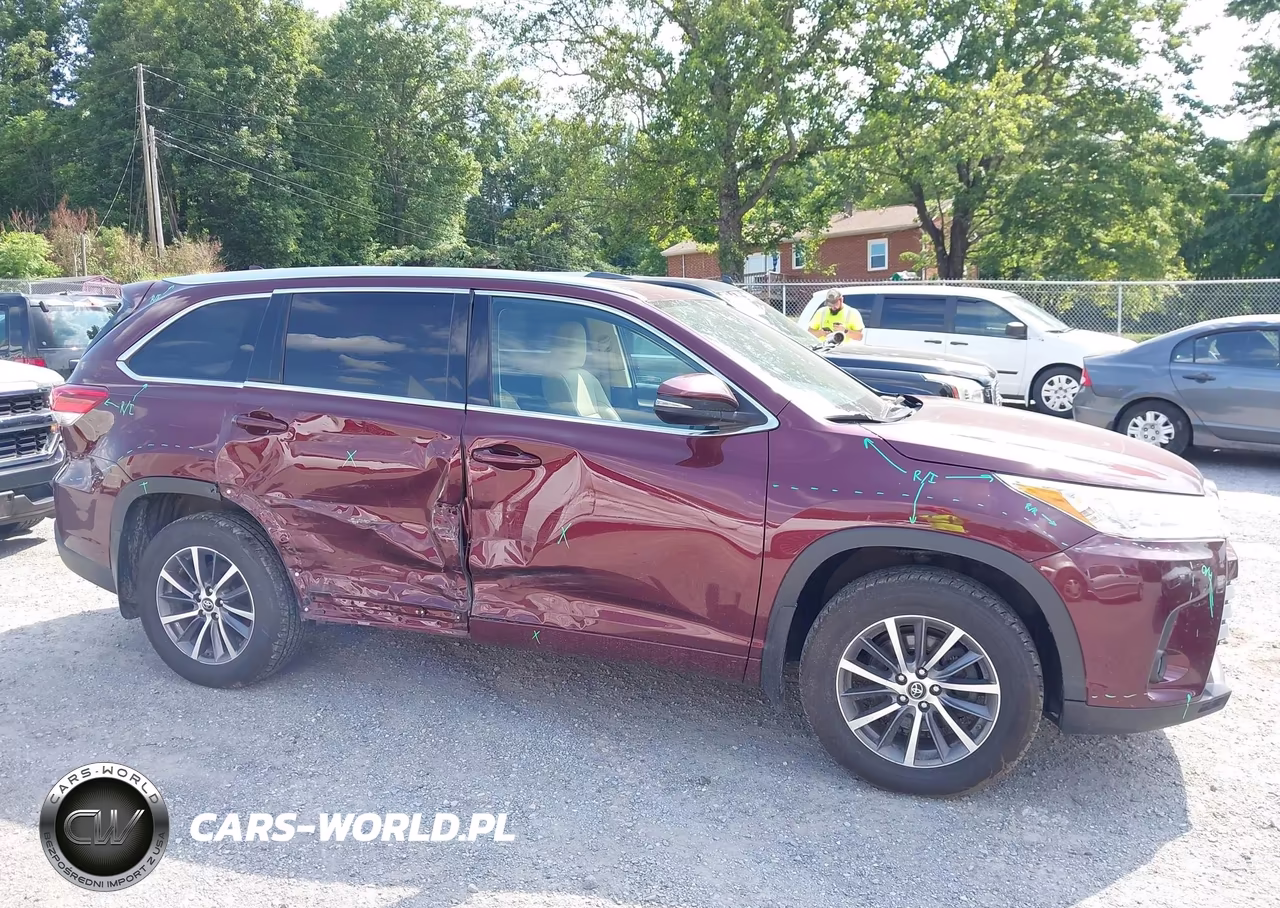 2018 Toyota Highlander Xle VIN:5TDJZRFH4JS882610 - 6