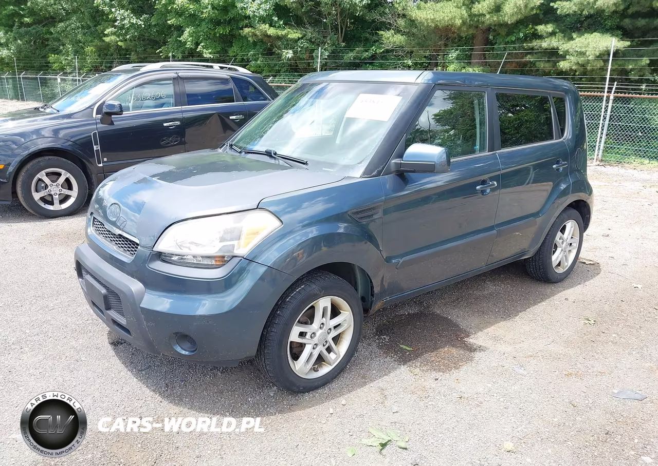 2011 Kia Soul + VIN:KNDJT2A28B7195704 - 2