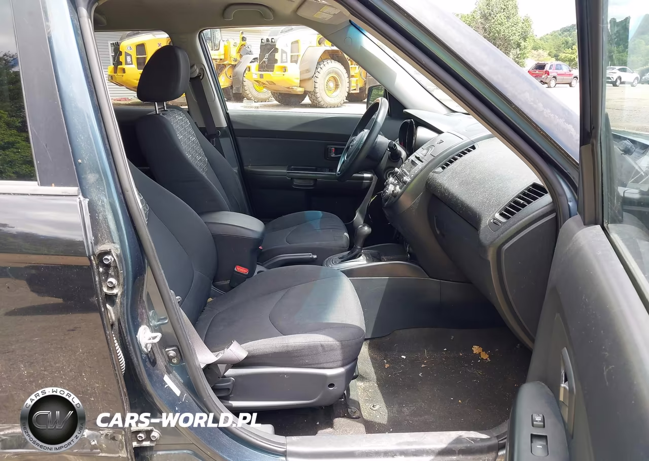 2011 Kia Soul + VIN:KNDJT2A28B7195704 - 5