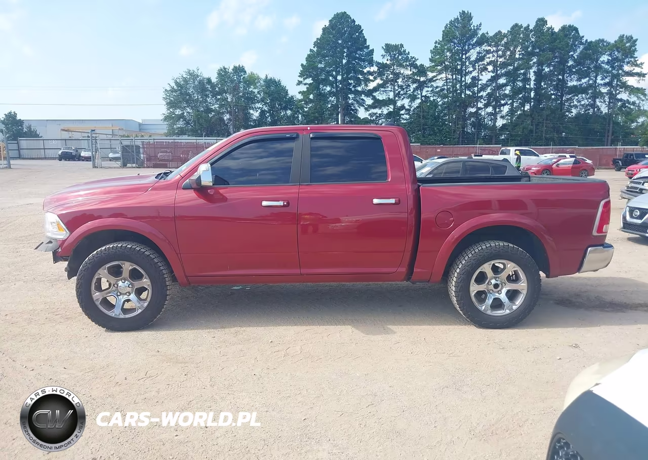2015 Ram 1500 Laramie VIN:1C6RR7NTXFS561318 - 15