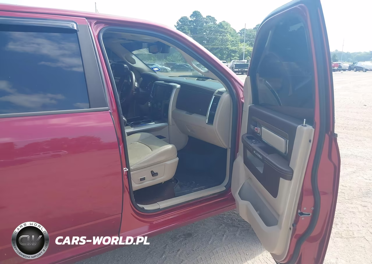 2015 Ram 1500 Laramie VIN:1C6RR7NTXFS561318 - 5