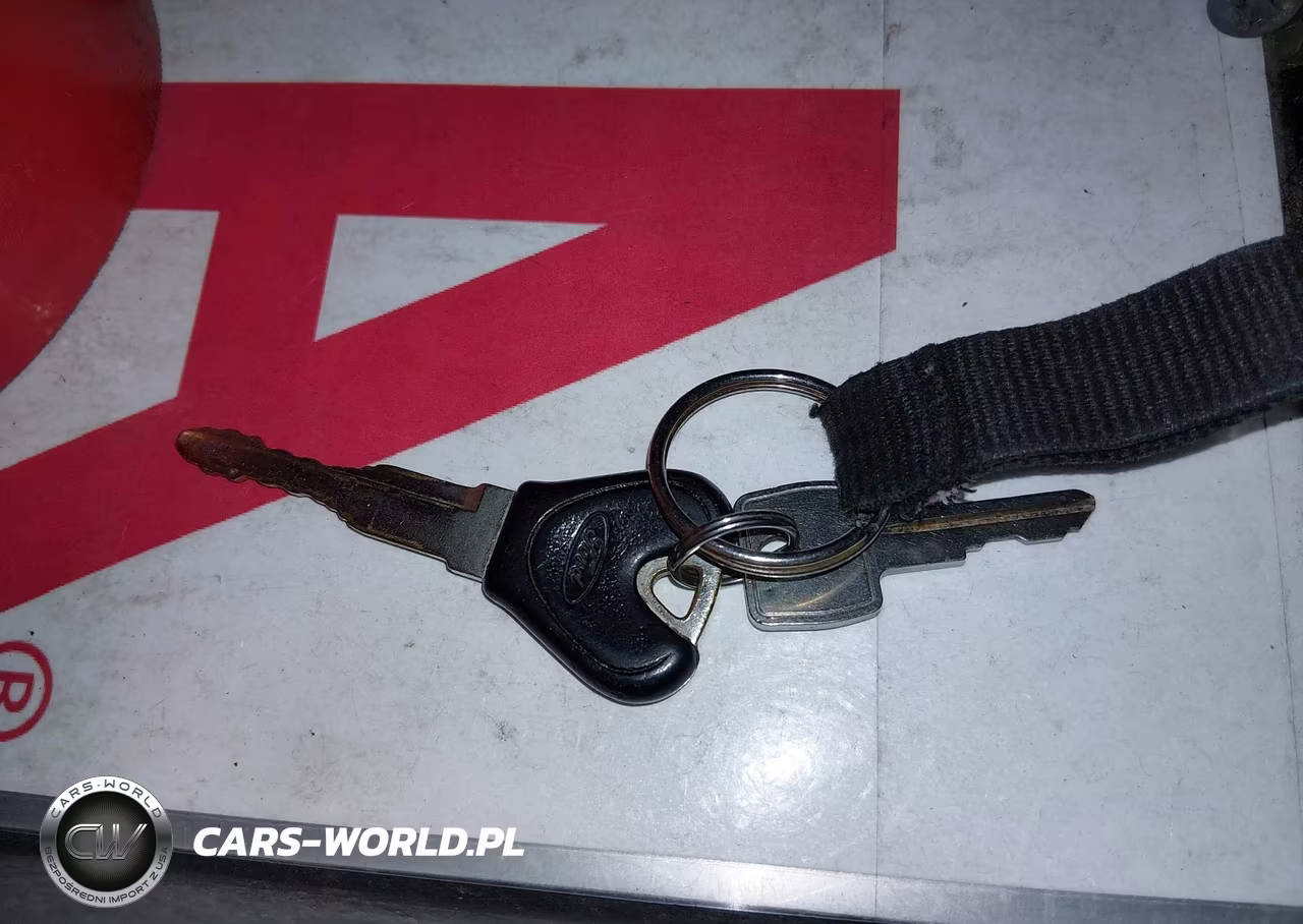2001 Ford Escort VIN:3FAFP13P31R197225 - 11