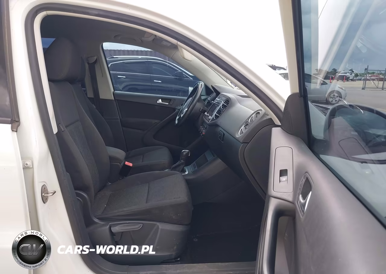 2015 Volkswagen Tiguan S VIN:WVGBV7AX4FW585617 - 5