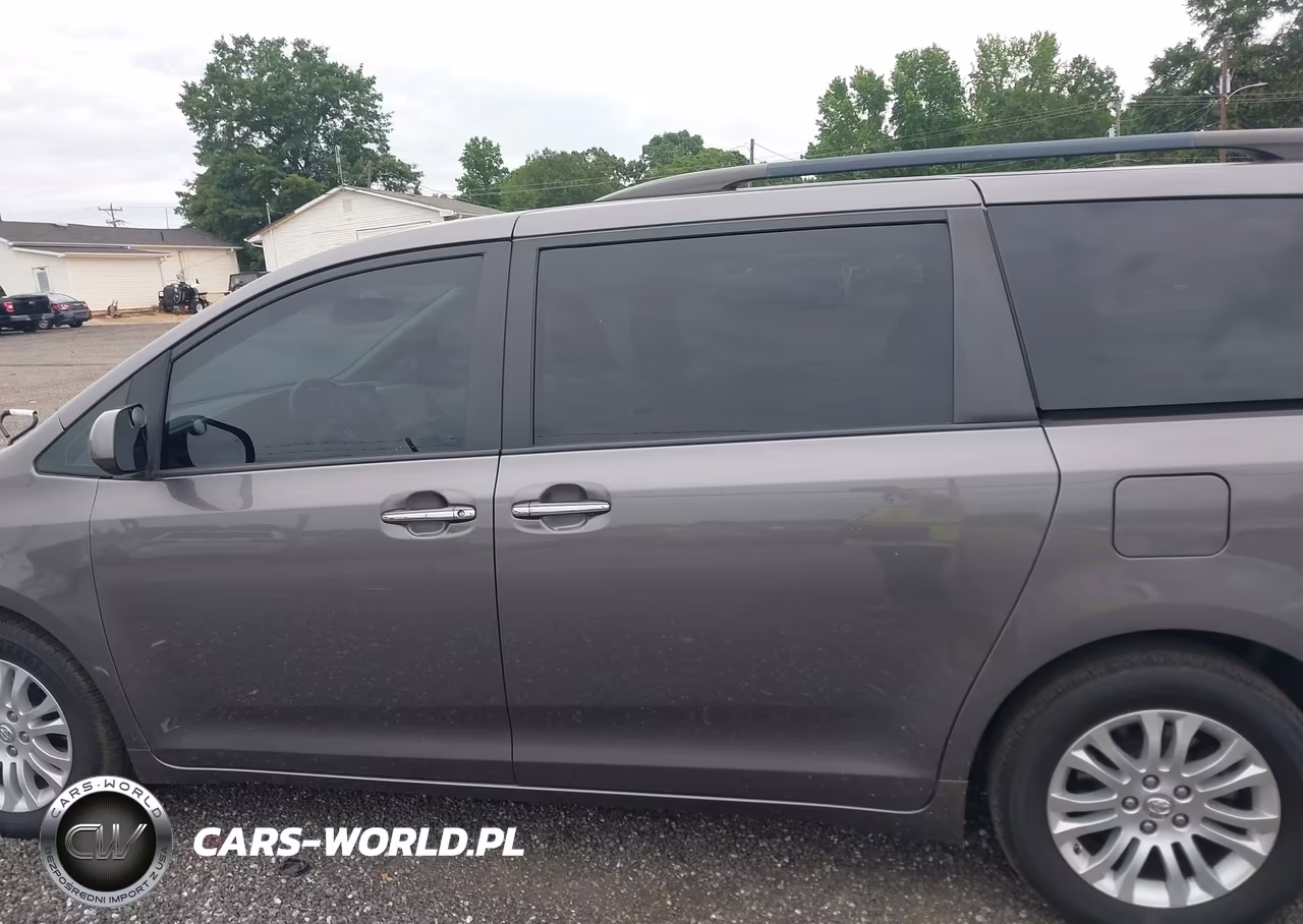 2017 Toyota Sienna Xle 8 Passenger VIN:5TDYZ3DC2HS865639 - 14