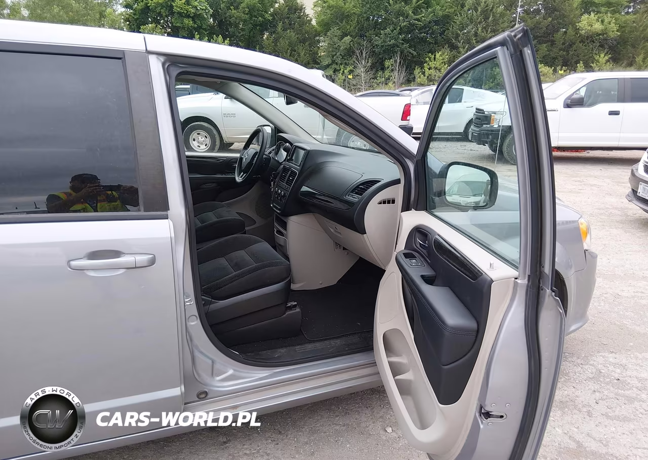 2018 Dodge Grand Caravan Se VIN:2C4RDGBG7JR273331 - 5