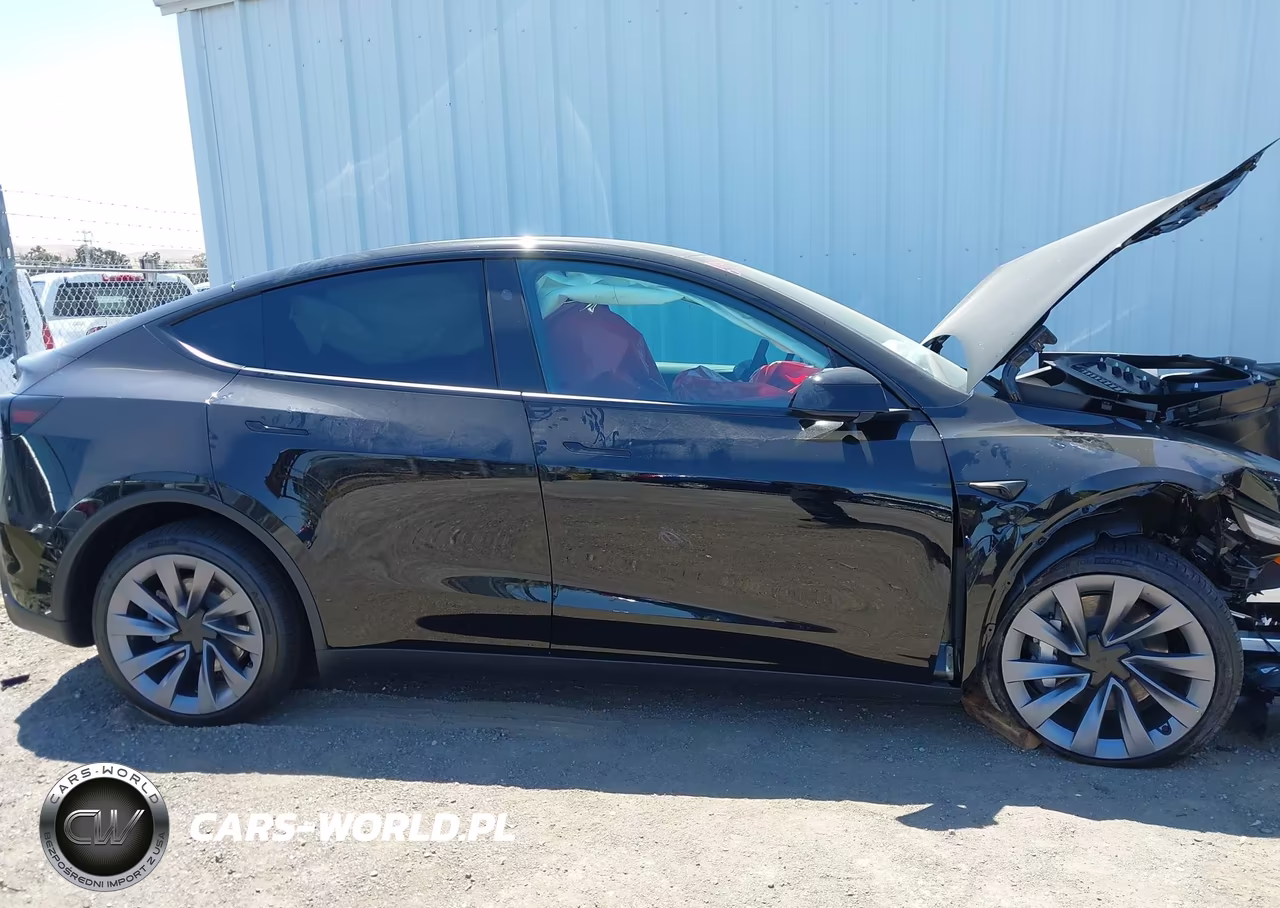 2026 Tesla Model Y All-Wheel Drive-Long Range Launch Series-Premium All-Wheel Drive VIN:7SAYGDEE0TF641104 - 13