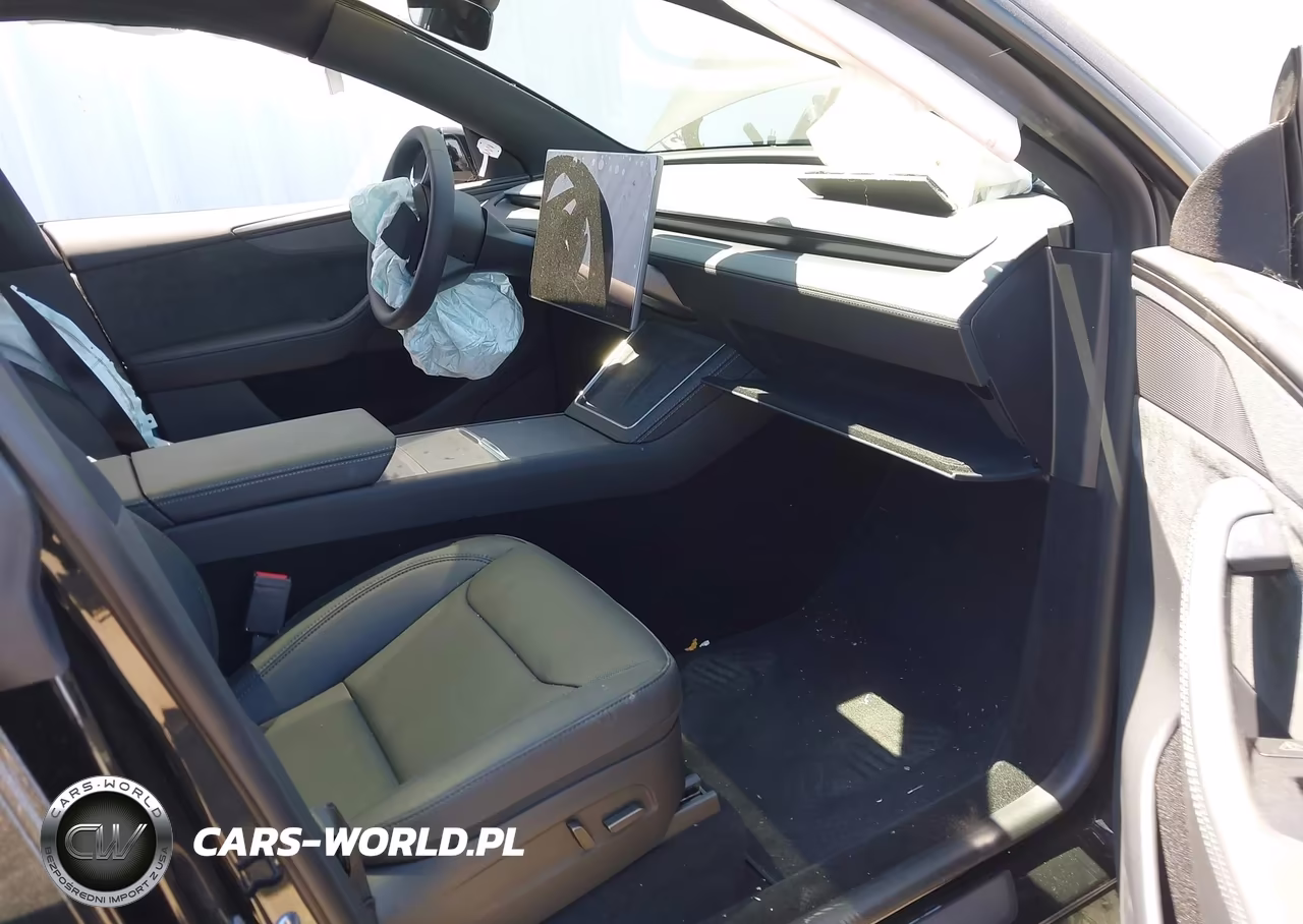 2026 Tesla Model Y All-Wheel Drive-Long Range Launch Series-Premium All-Wheel Drive VIN:7SAYGDEE0TF641104 - 5