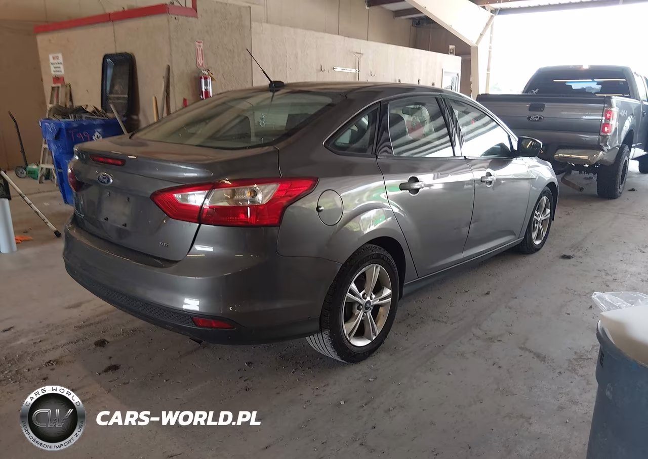 2013 Ford Focus Se VIN:1FADP3F22DL339893 - 4