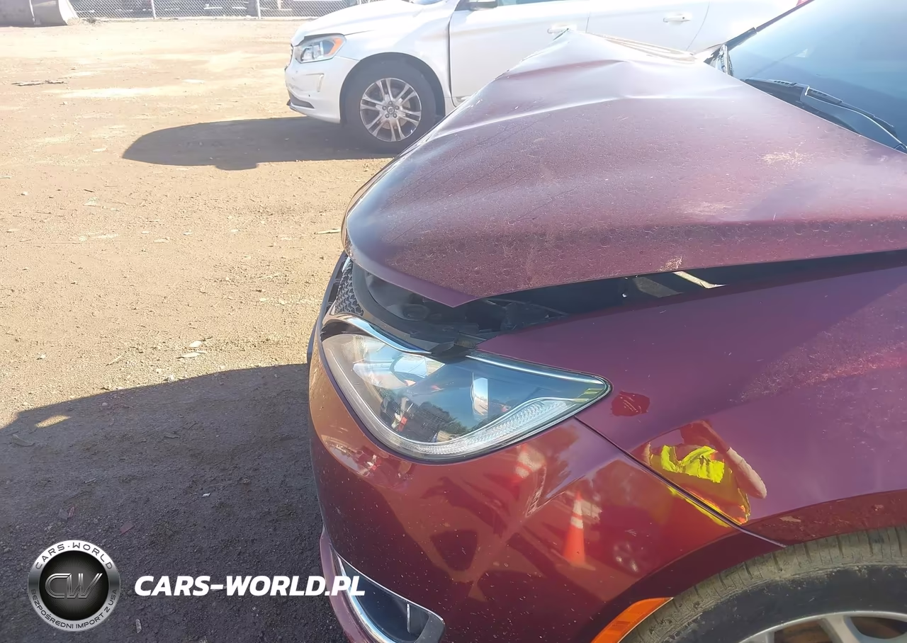 2018 Chrysler Pacifica Touring L VIN:2C4RC1BG6JR174712 - 6