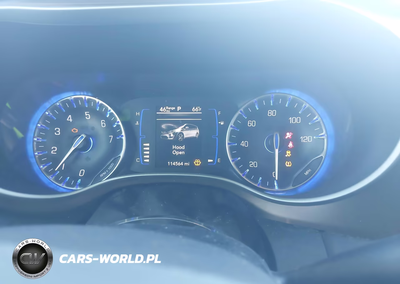 2018 Chrysler Pacifica Touring L VIN:2C4RC1BG6JR174712 - 7