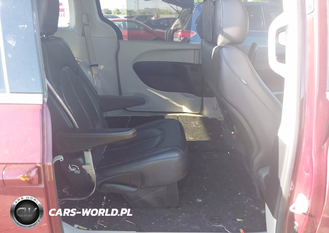 2018 Chrysler Pacifica Touring L VIN:2C4RC1BG6JR174712 - 8