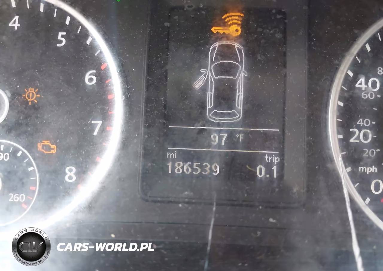 2017 Volkswagen Tiguan 2.0T-2.0T S VIN:WVGAV7AX8HK050604 - 15
