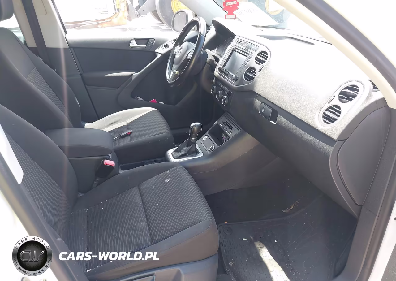 2017 Volkswagen Tiguan 2.0T-2.0T S VIN:WVGAV7AX8HK050604 - 5