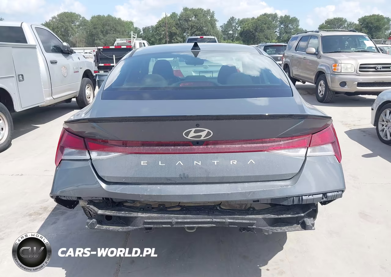 2026 Hyundai Elantra Sel Sport VIN:KMHLM4DG7TU217411 - 17