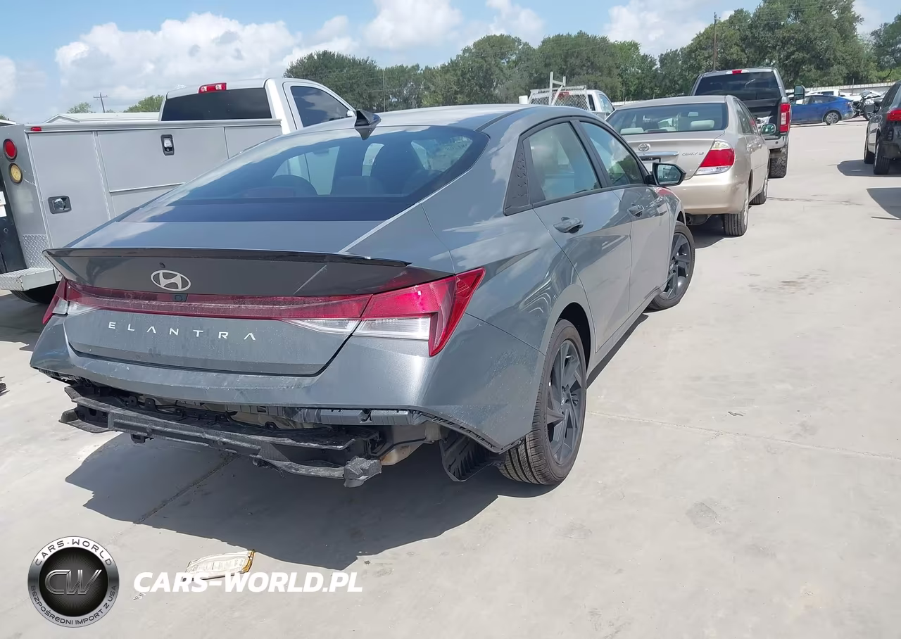 2026 Hyundai Elantra Sel Sport VIN:KMHLM4DG7TU217411 - 4