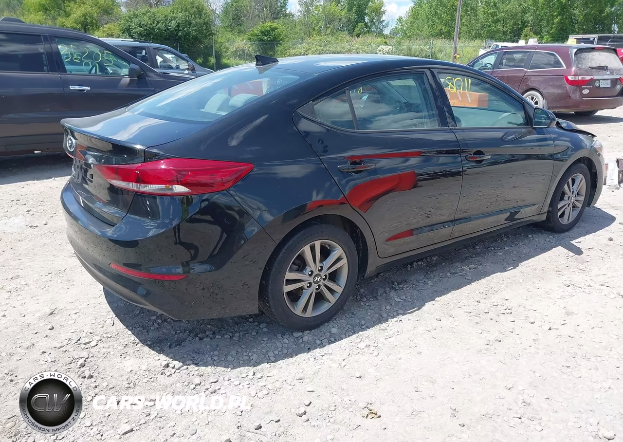 2018 Hyundai Elantra Sel VIN:5NPD84LF1JH331496 - 4