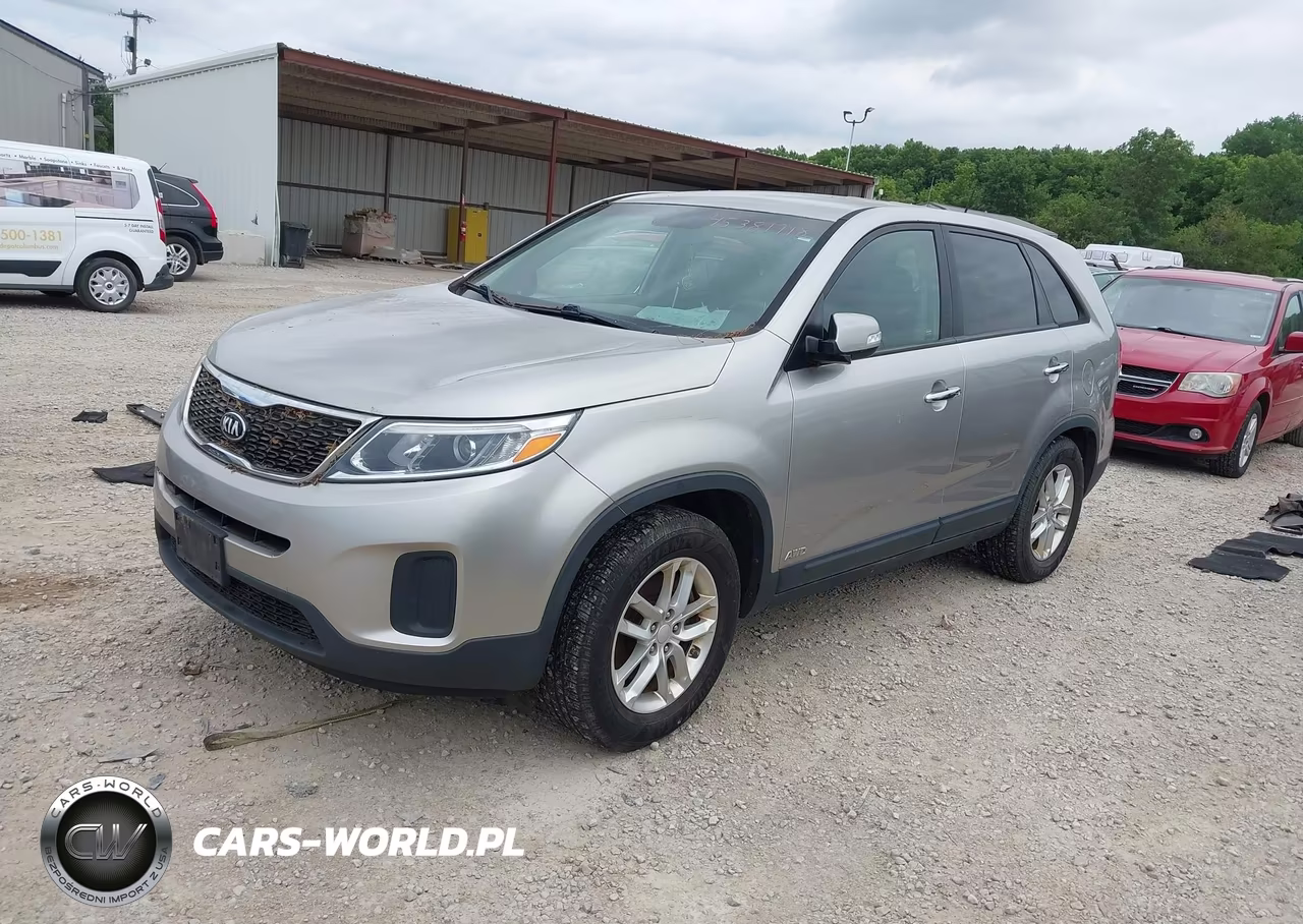 2015 Kia Sorento Lx VIN:5XYKTCA68FG557505 - 2