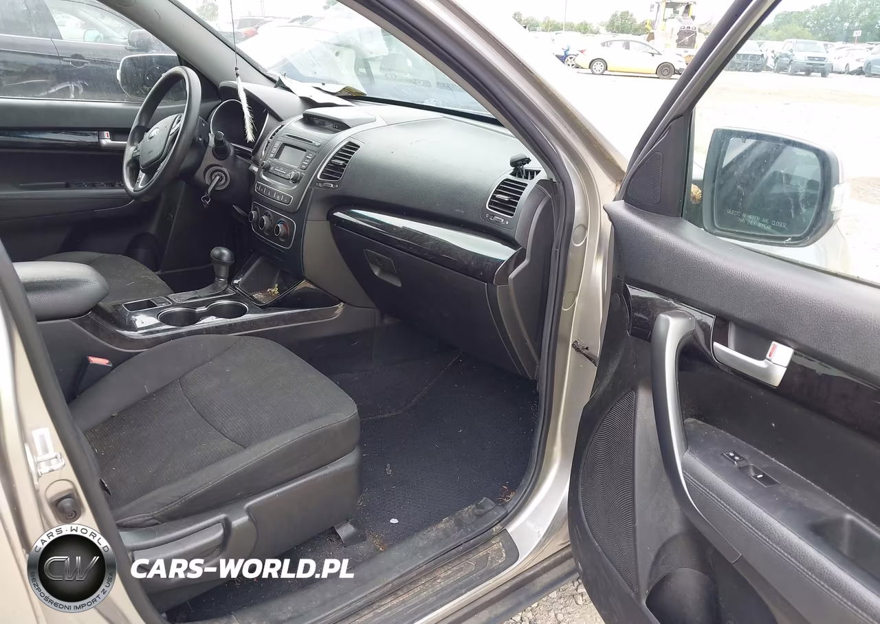 2015 Kia Sorento Lx VIN:5XYKTCA68FG557505 - 5