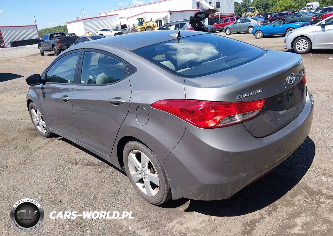 2013 Hyundai Elantra Gls VIN:5NPDH4AE3DH368838 - 3