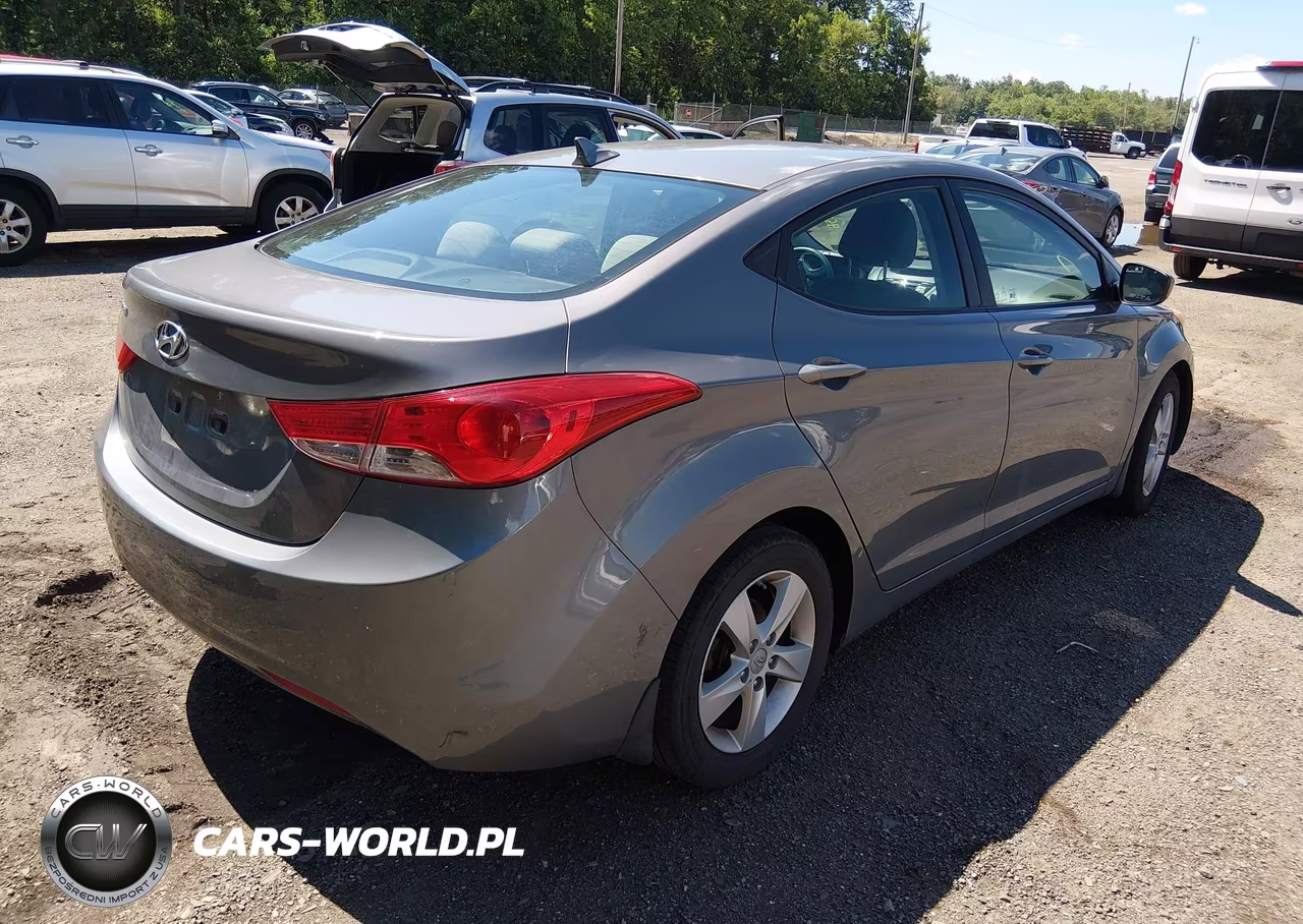 2013 Hyundai Elantra Gls VIN:5NPDH4AE3DH368838 - 4