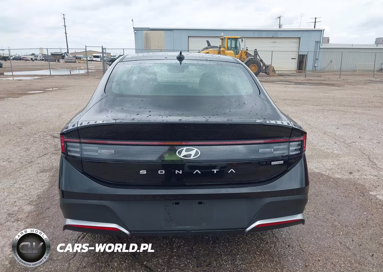 2026 Hyundai Sonata Hybrid Blue VIN:KMHL24JJ7TA152602 - 17