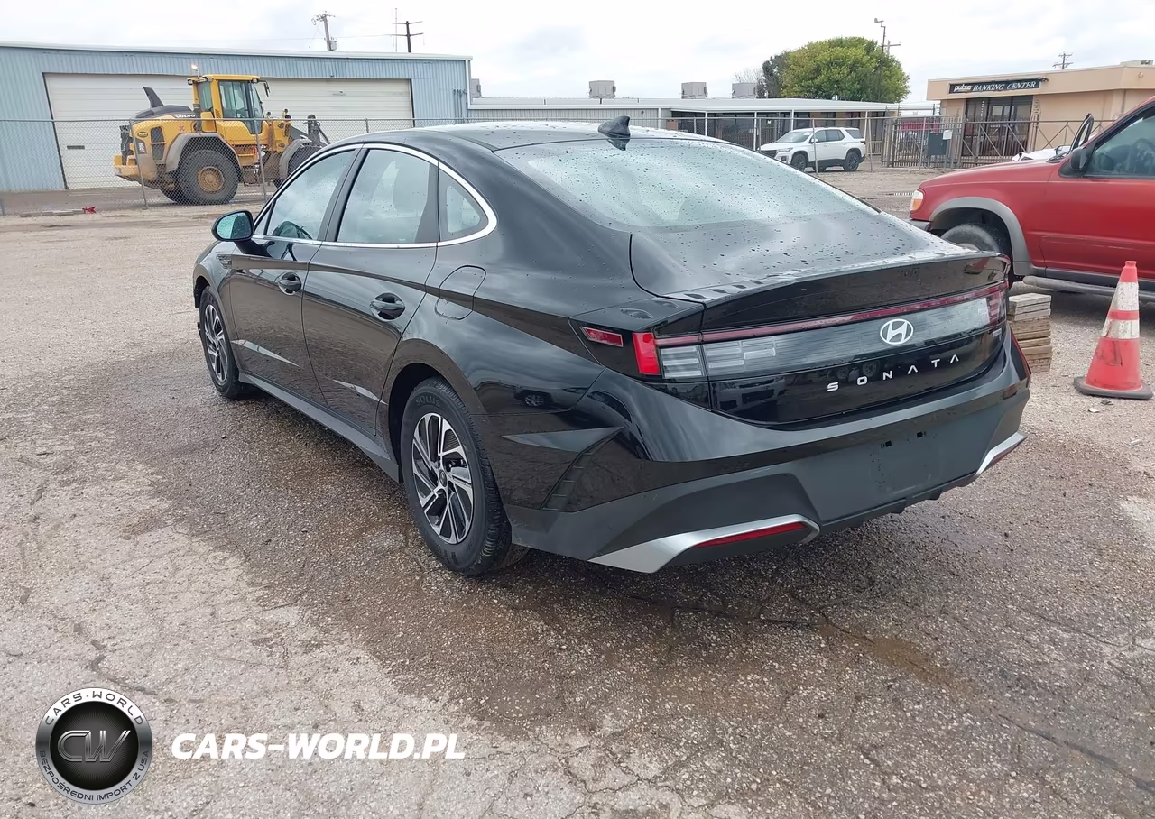 2026 Hyundai Sonata Hybrid Blue VIN:KMHL24JJ7TA152602 - 3