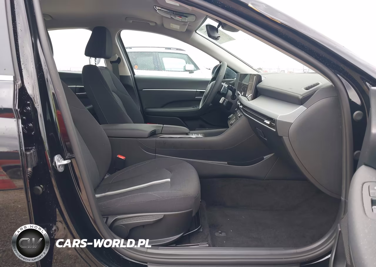 2026 Hyundai Sonata Hybrid Blue VIN:KMHL24JJ7TA152602 - 5