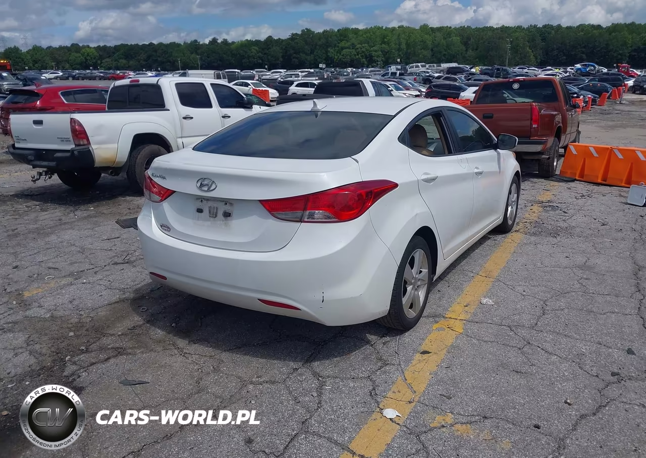 2011 Hyundai Elantra Gls VIN:5NPDH4AE9BH007773 - 4