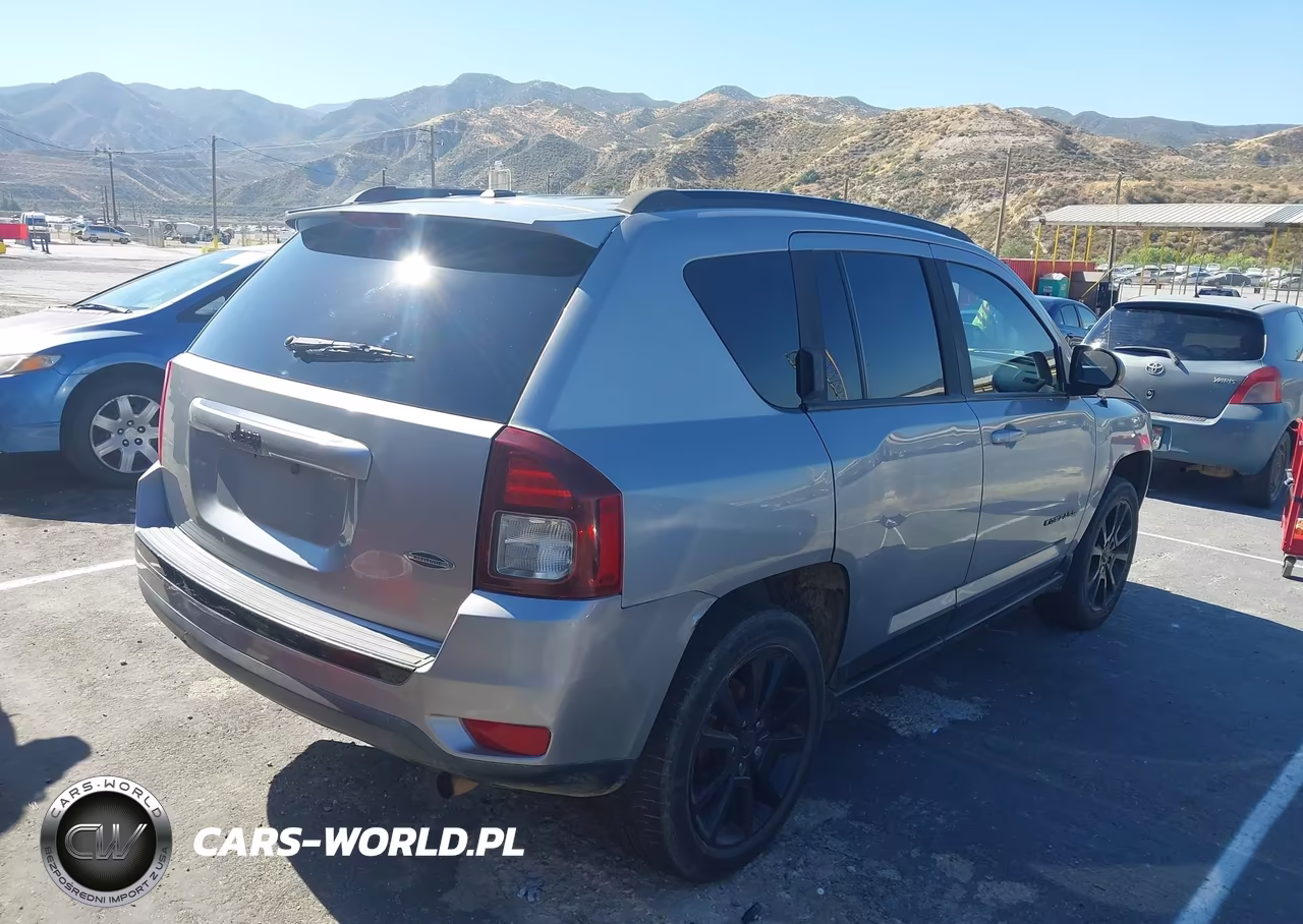 2015 Jeep Compass Altitude Edition VIN:1C4NJCBA1FD263867 - 4