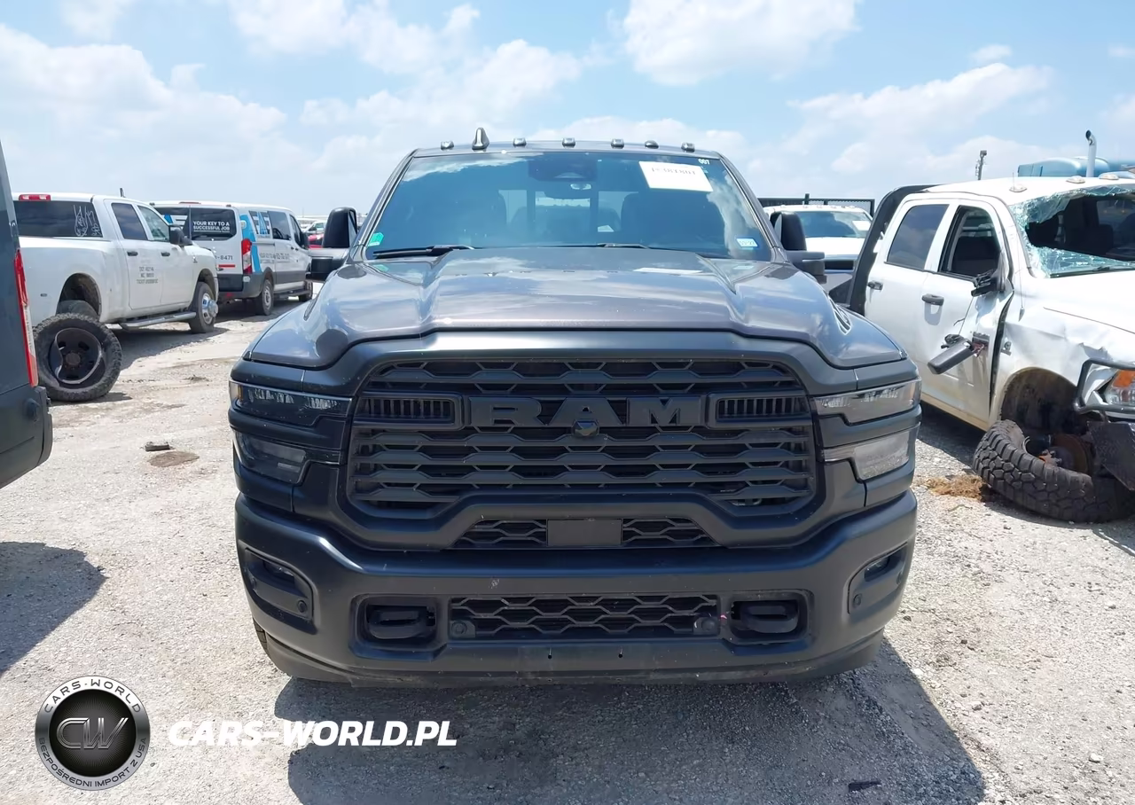 2025 Ram 3500 Tradesman 4X4 8' Box VIN:3C63RRGL4SG509604 - 13