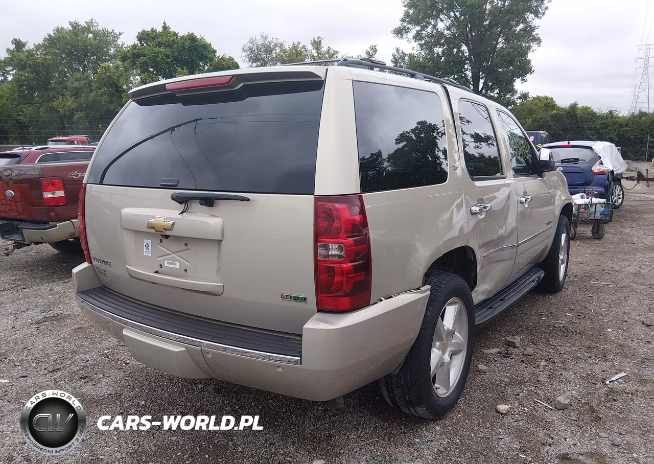 2010 Chevrolet Tahoe Ltz VIN:1GNUKCE07AR104821 - 4