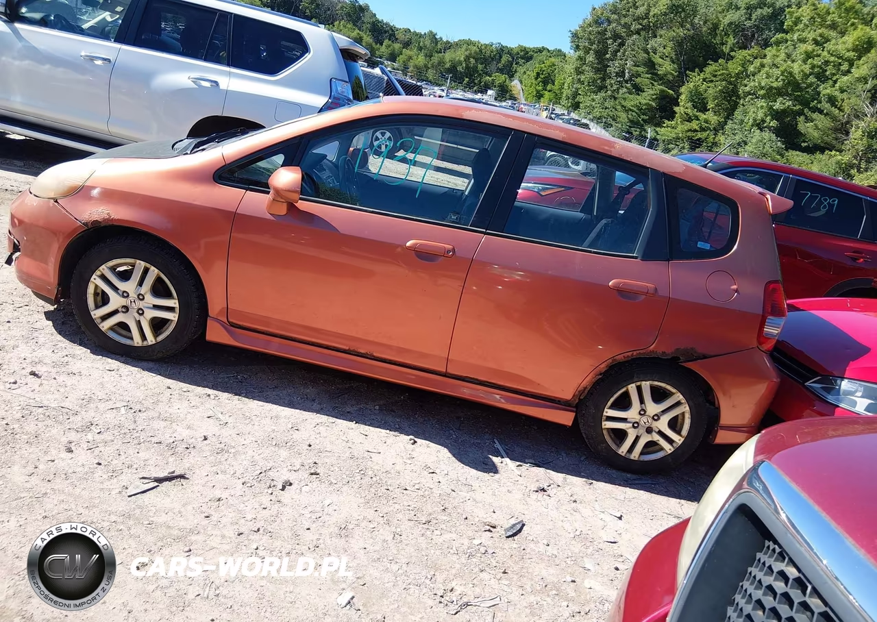 2008 Honda Fit Sport VIN:JHMGD37638S027528 - 3