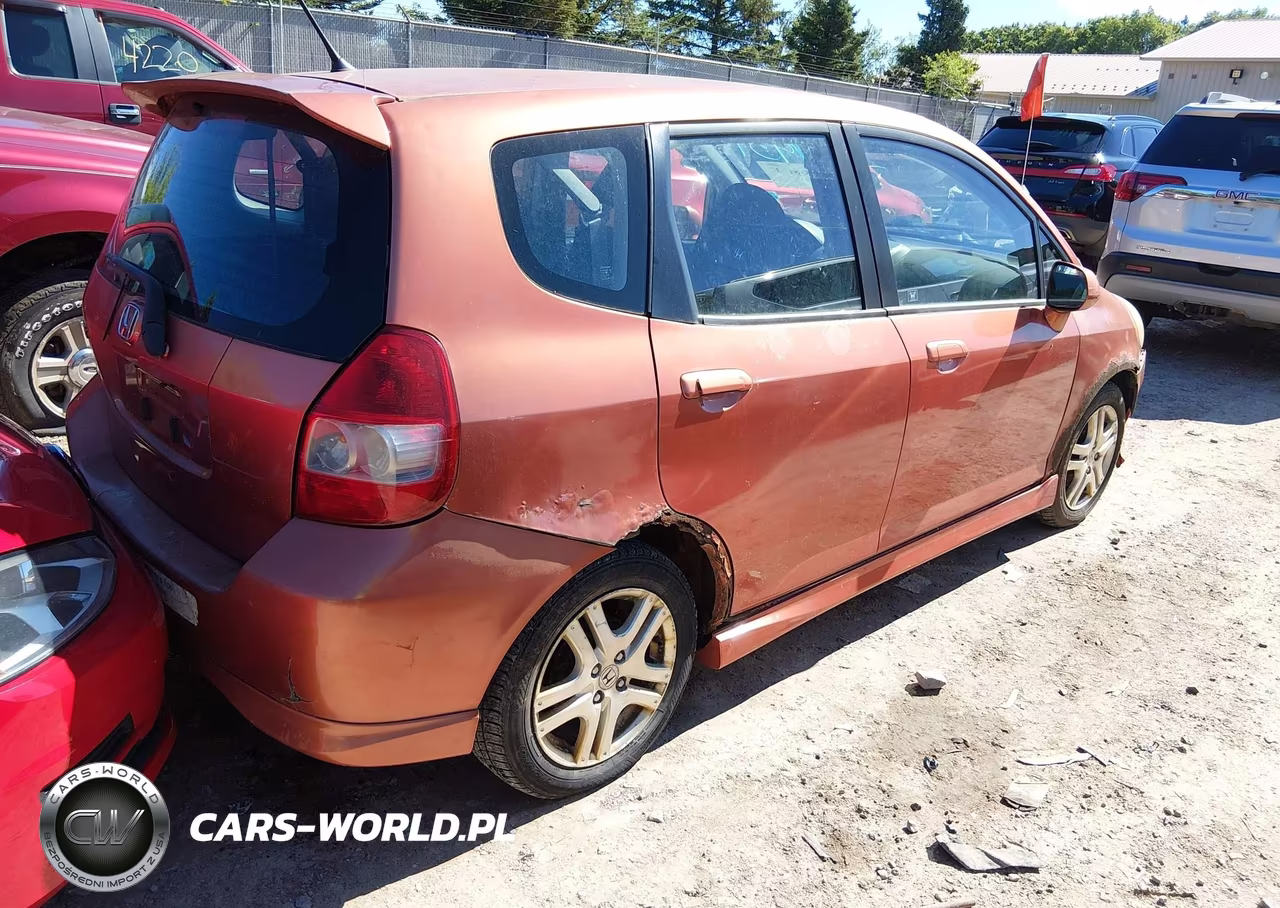 2008 Honda Fit Sport VIN:JHMGD37638S027528 - 4