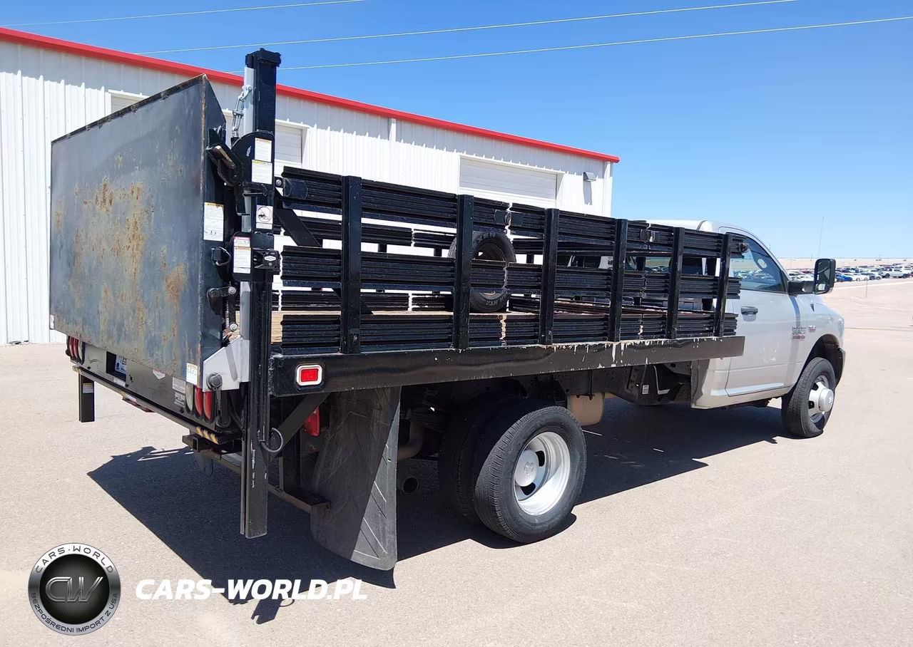2018 Ram 3500 Chassis Tradesman-Slt VIN:3C7WRSBJ3JG294916 - 4
