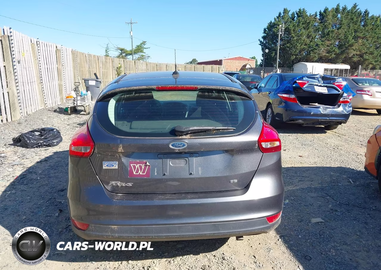 2018 Ford Focus Se VIN:1FADP3K27JL214552 - 16