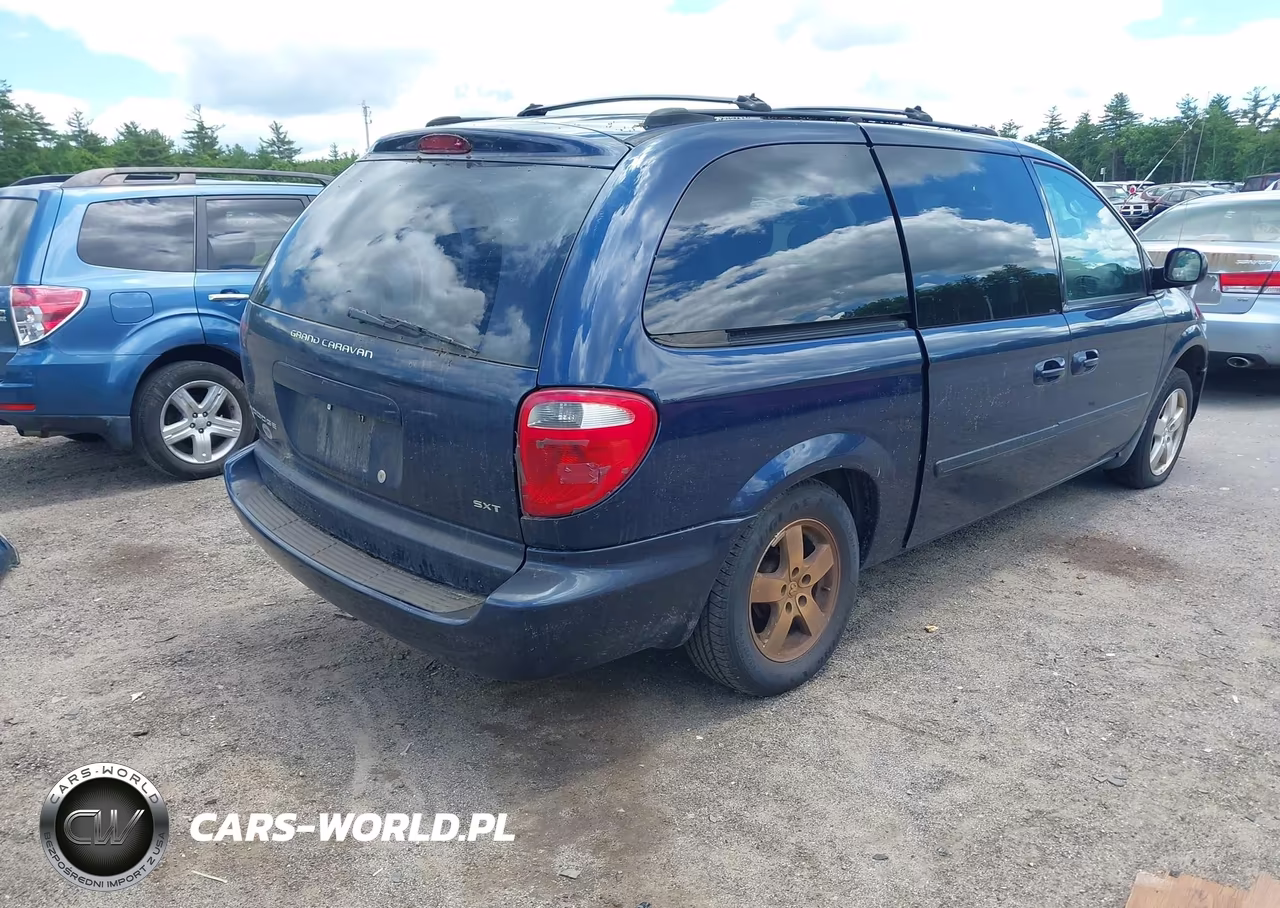 2005 Dodge Grand Caravan Sxt VIN:2D4GP44LX5R585546 - 4