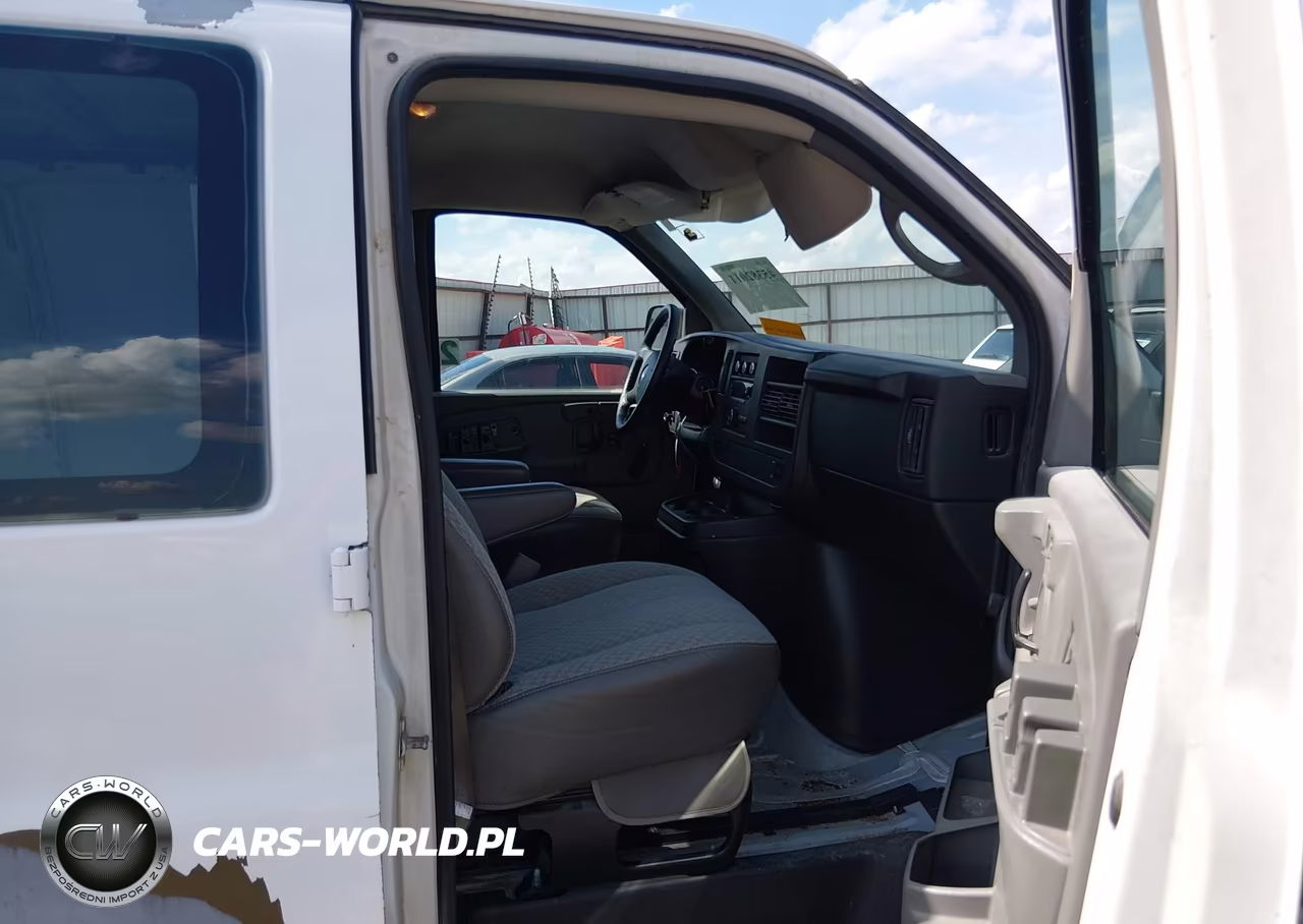 2008 Chevrolet Express Cargo Van Work Van VIN:1GCHG39K281170211 - 5