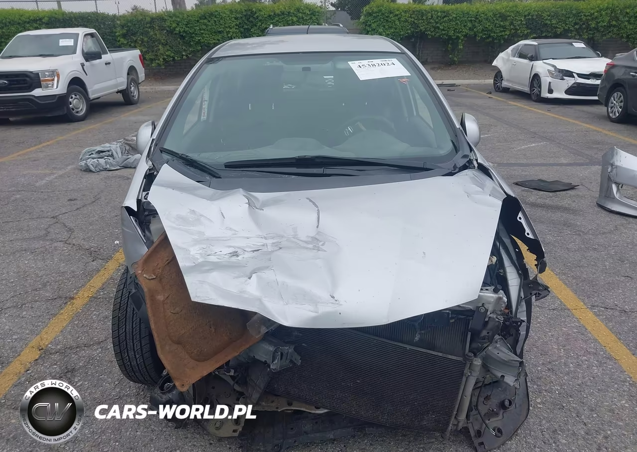 2011 Honda Fit Sport VIN:JHMGE8H53BC014148 - 14