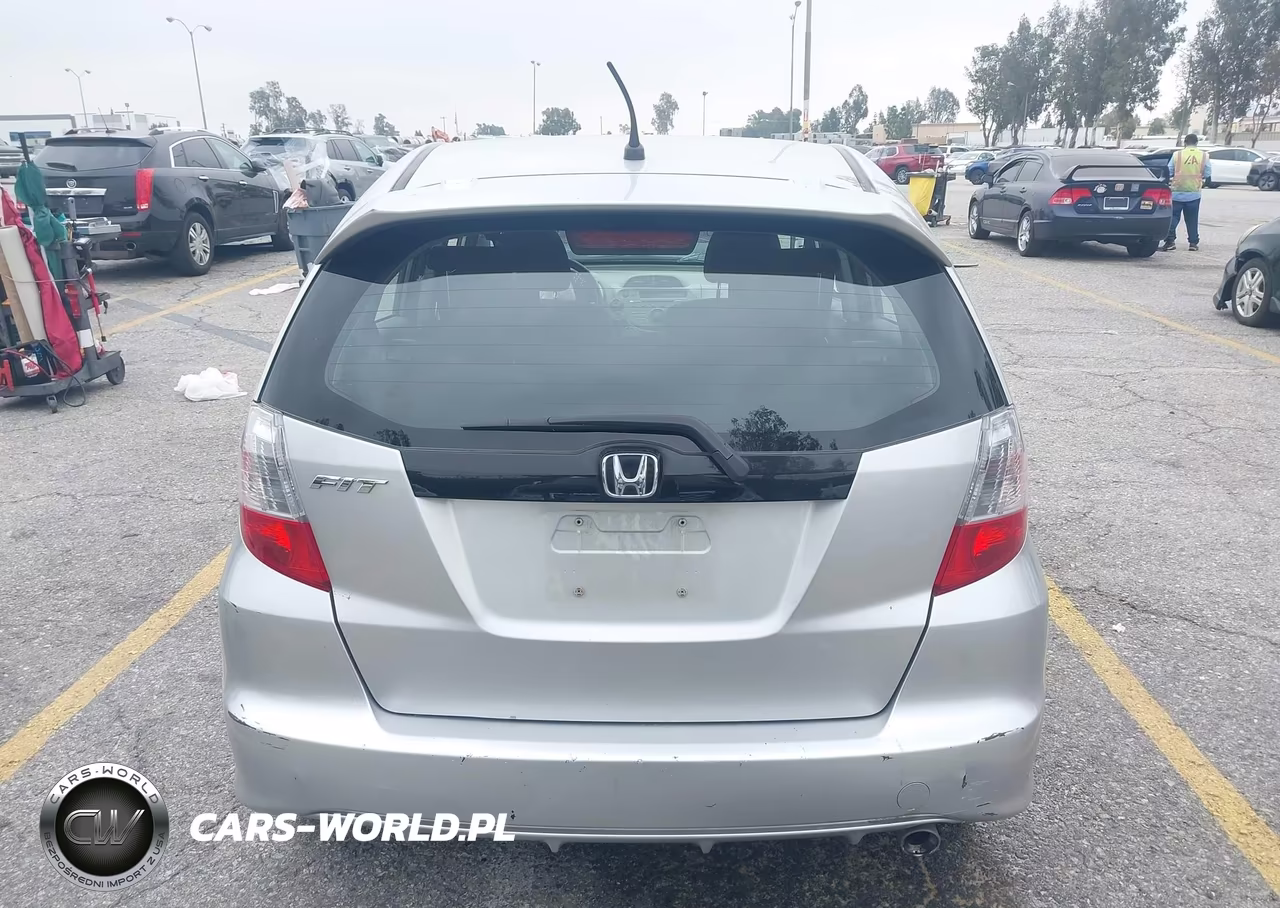 2011 Honda Fit Sport VIN:JHMGE8H53BC014148 - 18