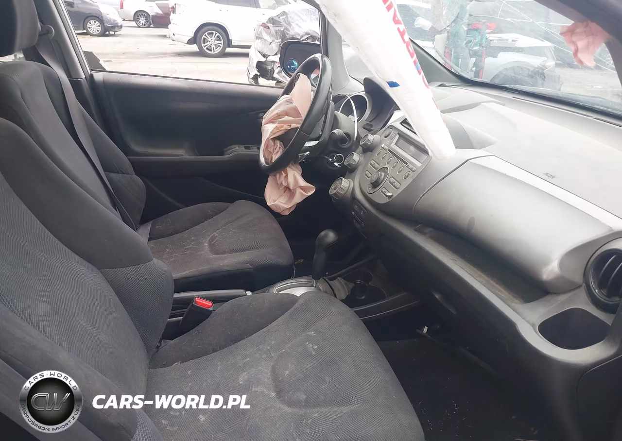 2011 Honda Fit Sport VIN:JHMGE8H53BC014148 - 5