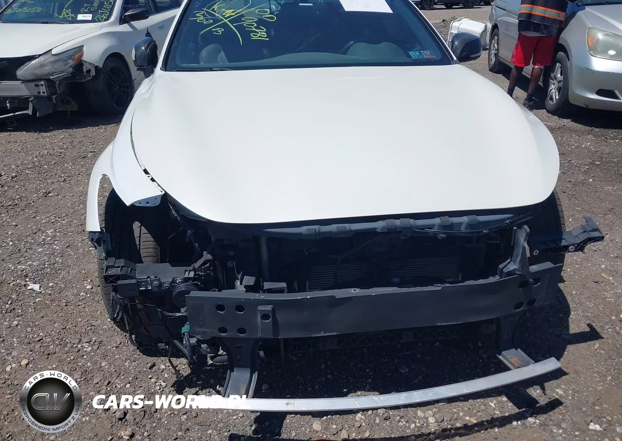 2017 Infiniti Q60 3.0T Premium VIN:JN1EV7EL0HM553340 - 6