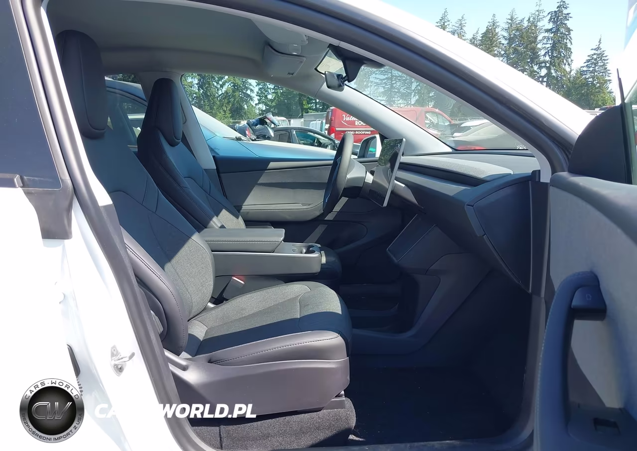 2026 Tesla Model Y Premium Rear-Wheel Drive-Rear-Wheel Drive VIN:7SAYGDED1TA597862 - 5
