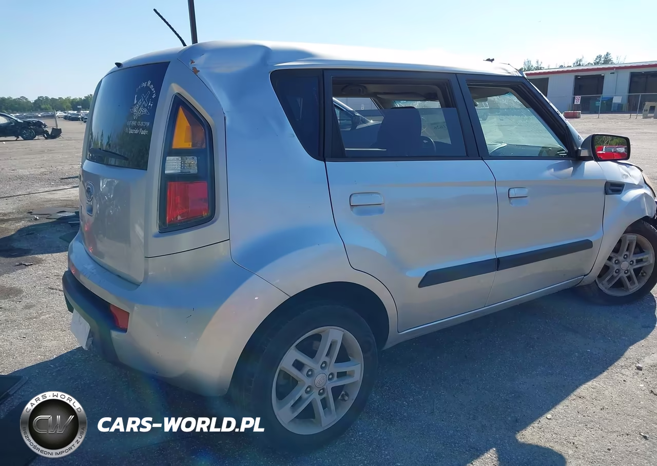 2010 Kia Soul + VIN:KNDJT2A29A7068233 - 4