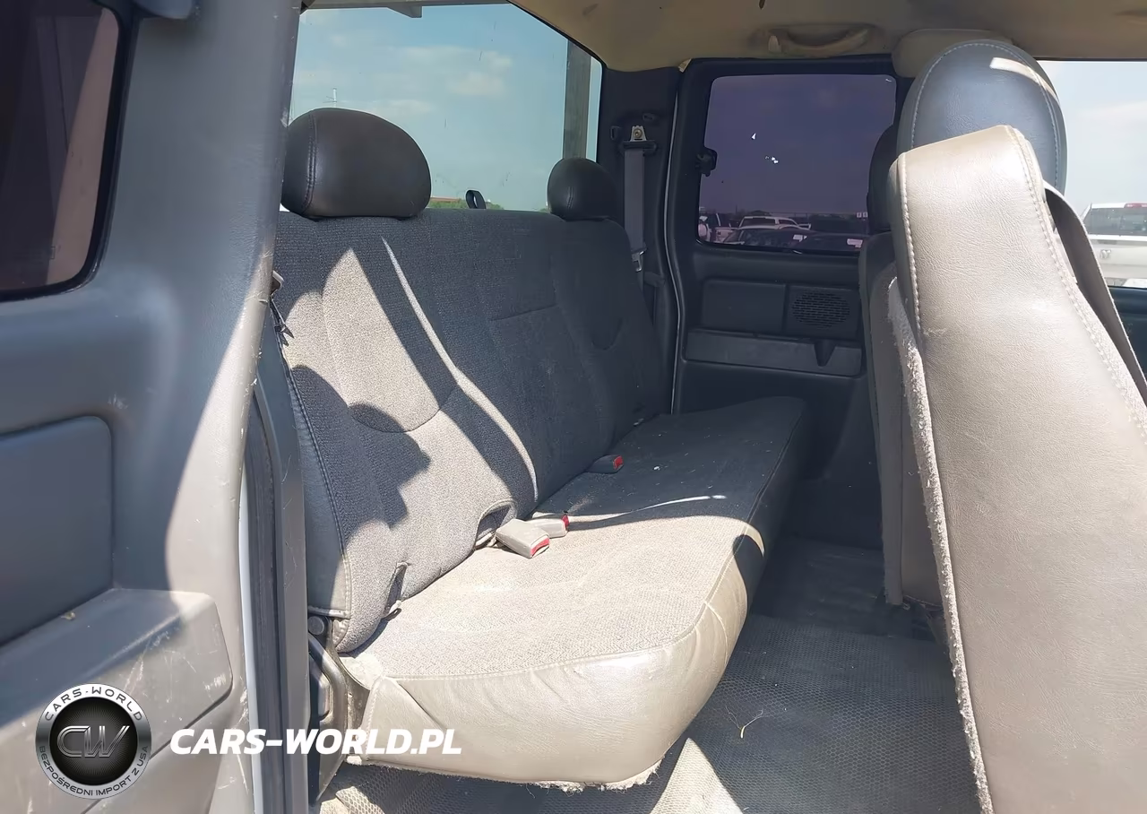2005 Chevrolet Silverado 2500Hd Work Truck VIN:1GCHC29U25E236512 - 8