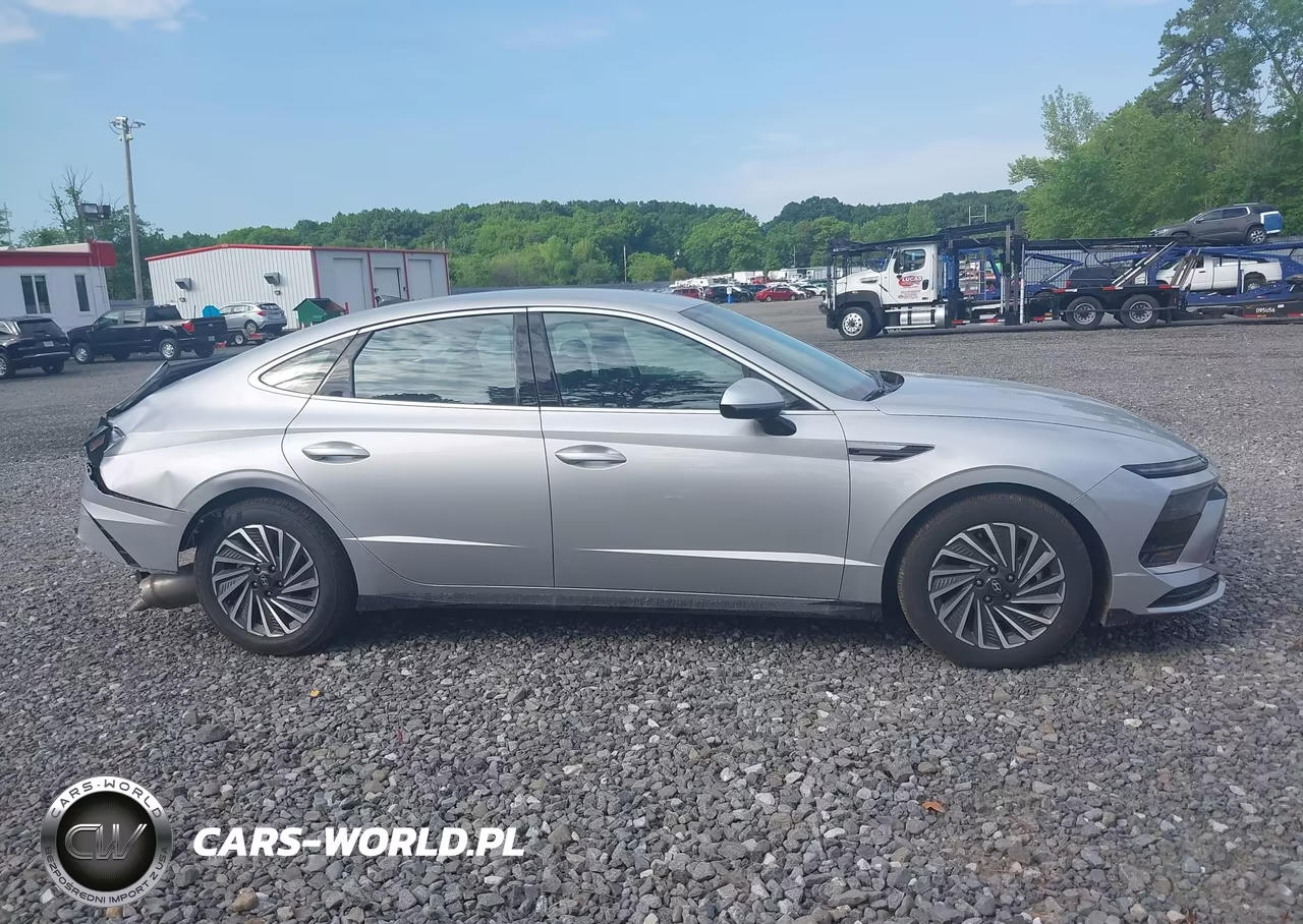 2025 Hyundai Sonata Hybrid Sel VIN:KMHL34JJ7SA133379 - 13