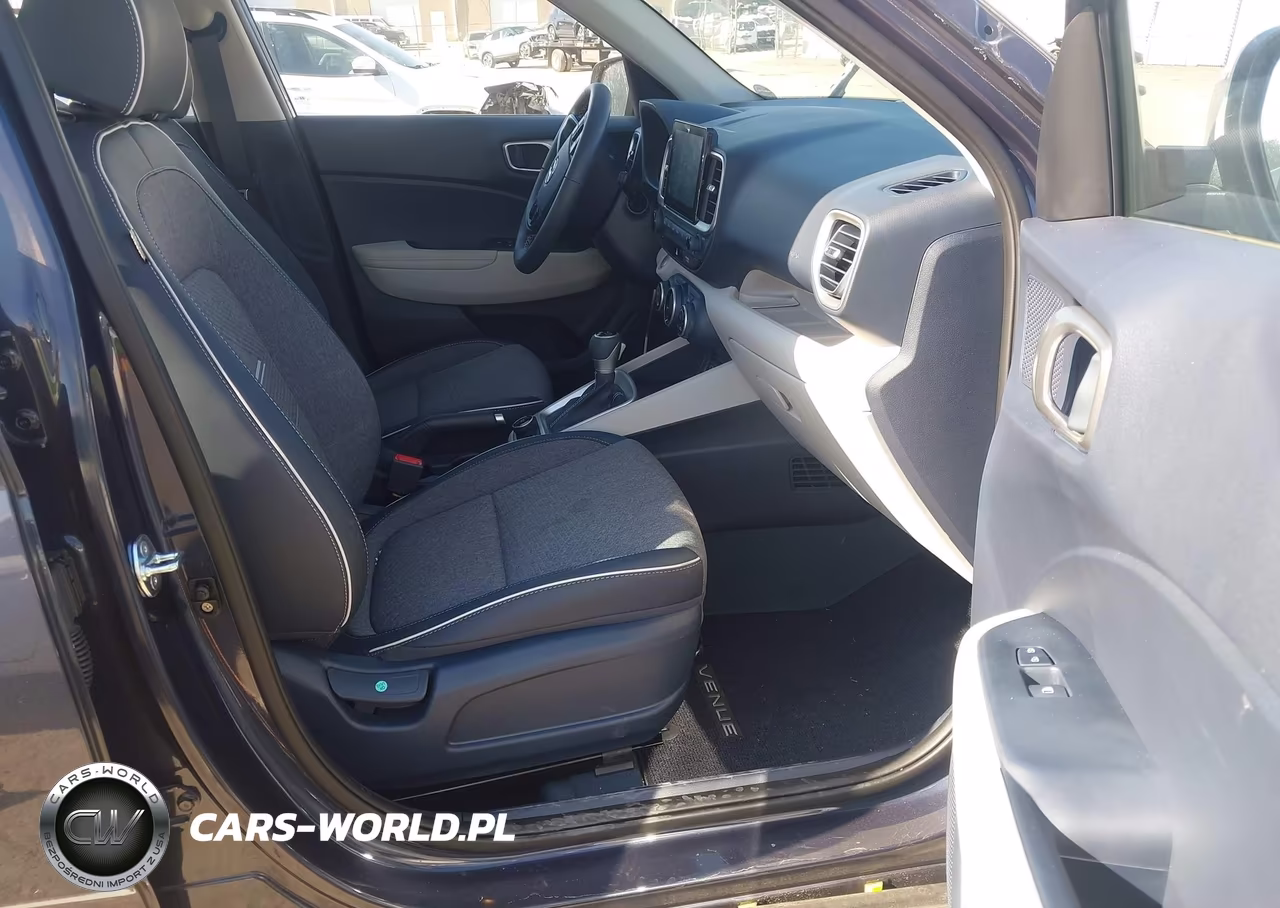 2026 Hyundai Venue Sel W-Two-Tone Roof VIN:KMHRC8A35TU448040 - 5