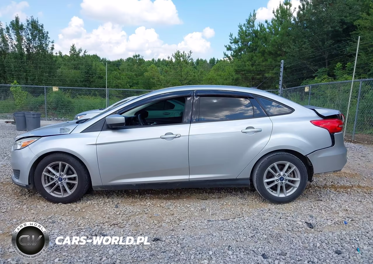 2018 Ford Focus Se VIN:1FADP3FE2JL265137 - 14
