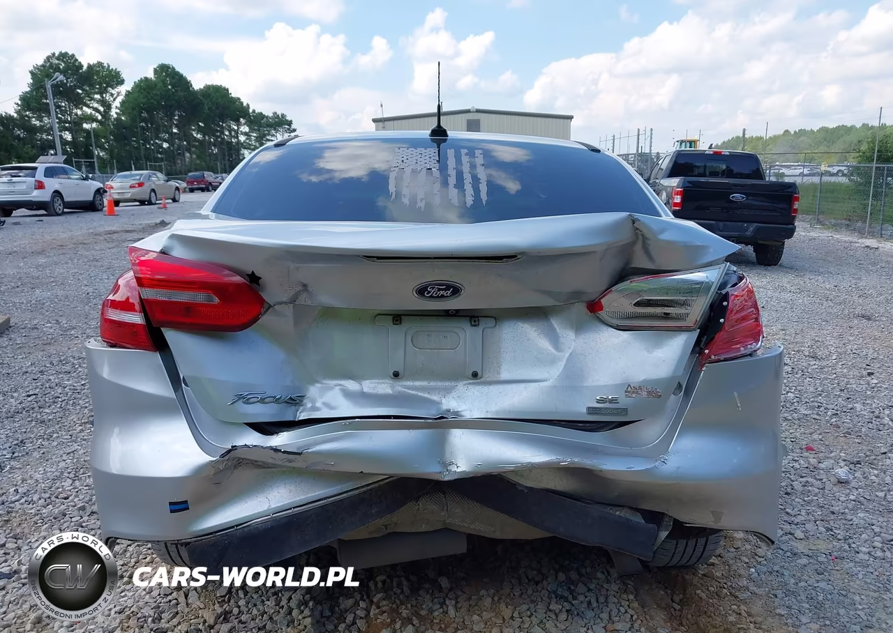 2018 Ford Focus Se VIN:1FADP3FE2JL265137 - 16